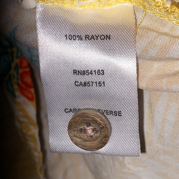 Margaritaville MENS size XL Yellow Red Pineapple Casual Button Down Shirt RAYON - Picture 4 of 12